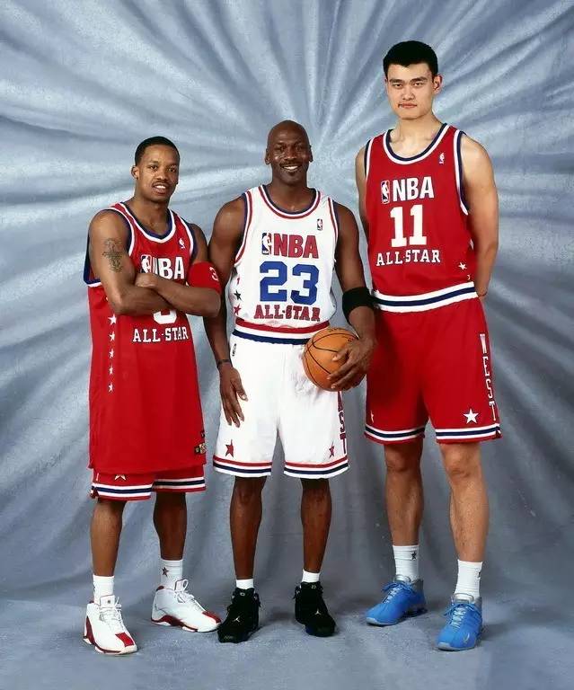 两次组成铁三角，六次夺冠的公牛，为什么只退役了乔丹皮蓬的球衣